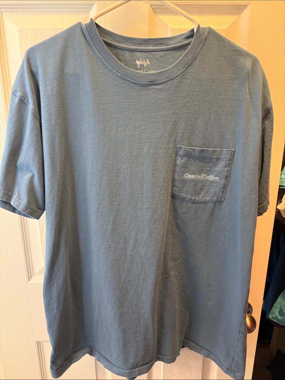 Coastal Cotton Men's Short-Sleeve Pocket Tee in Dusty Blue